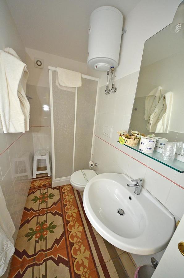 לינה וארוחת בוקר קסטריניאנו דל קאפו Casa Branca מראה חיצוני תמונה