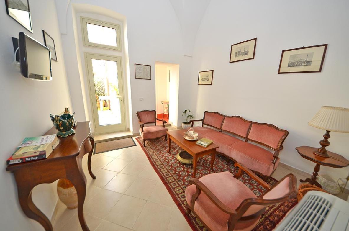 לינה וארוחת בוקר קסטריניאנו דל קאפו Casa Branca מראה חיצוני תמונה