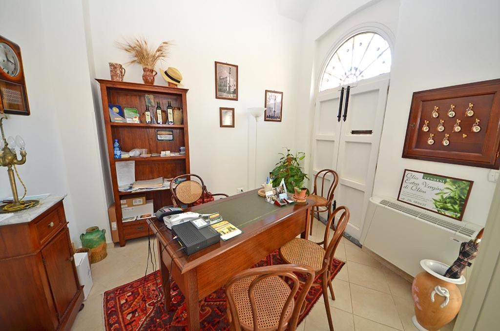 לינה וארוחת בוקר קסטריניאנו דל קאפו Casa Branca מראה חיצוני תמונה